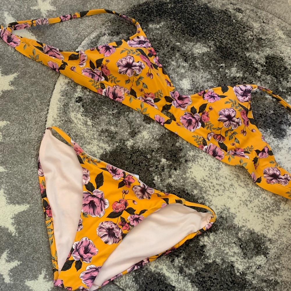 Bathing suit